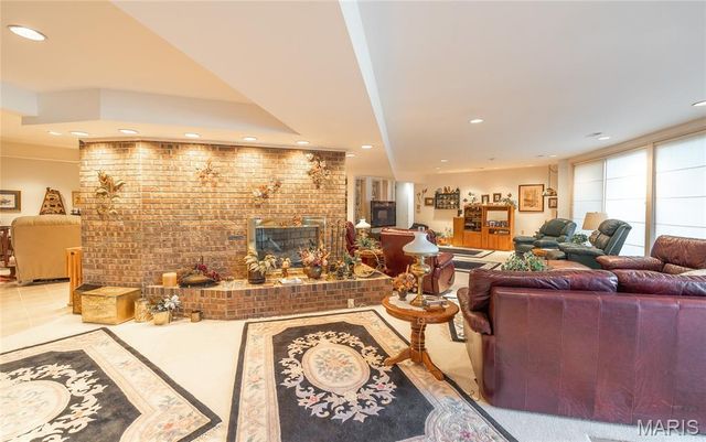 10335 Stoltz Drive, Rolla, MO 65401