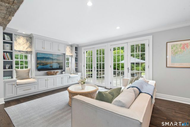 20 Buttonwood Lane, Darien, CT 06820