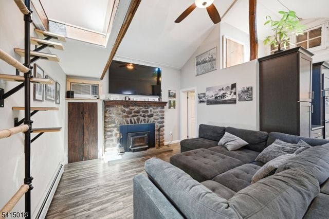 42 Woodside Dr, West Milford Twp., NJ 07480