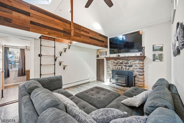 42 Woodside Dr, West Milford Twp., NJ 07480