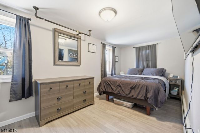 42 Woodside Dr, West Milford Twp., NJ 07480