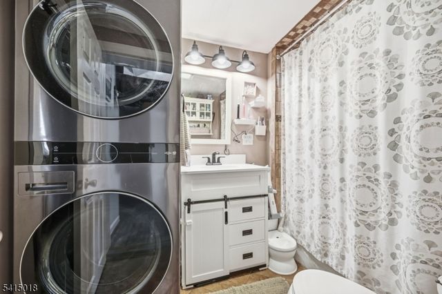 42 Woodside Dr, West Milford Twp., NJ 07480