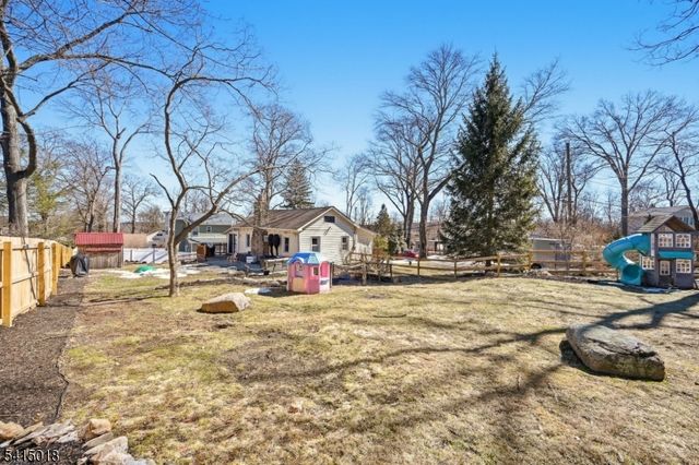 42 Woodside Dr, West Milford Twp., NJ 07480