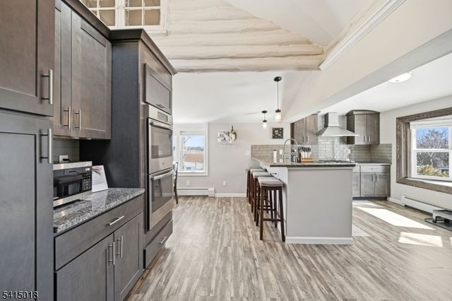 42 Woodside Dr, West Milford Twp., NJ 07480