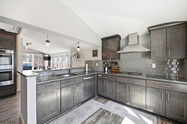 42 Woodside Dr, West Milford Twp., NJ 07480