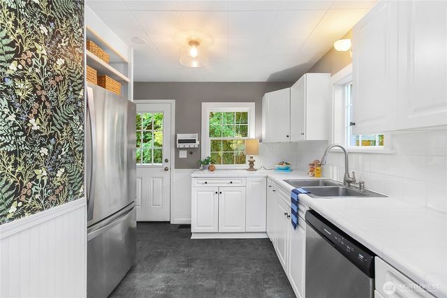 9809 Shepler Road NE, Bremerton, WA 98311