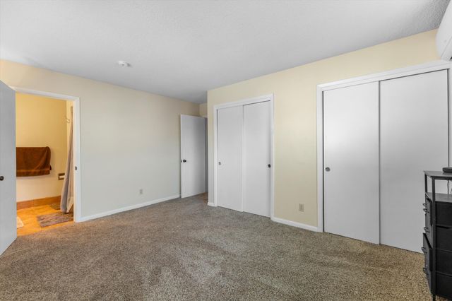 1105 Robin Road SE, Rio Rancho, NM 87124