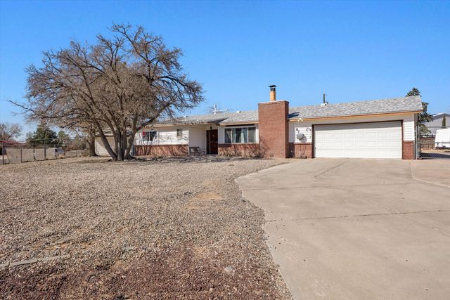 1105 Robin Road SE, Rio Rancho, NM 87124