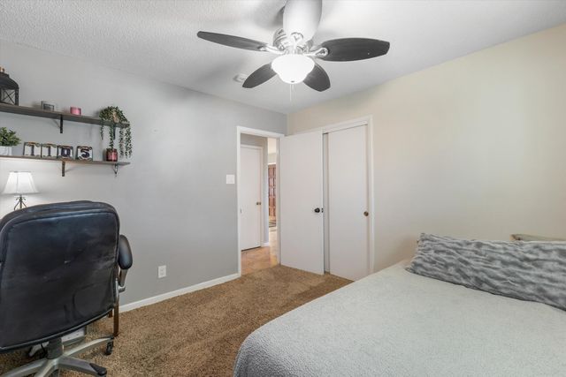 1105 Robin Road SE, Rio Rancho, NM 87124