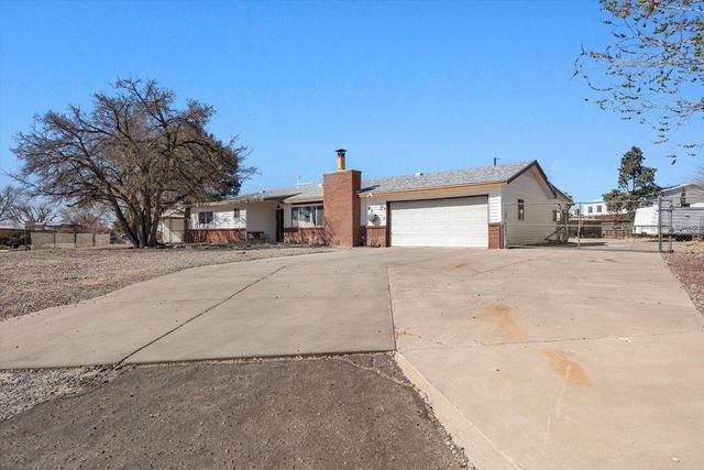 1105 Robin Road SE, Rio Rancho, NM 87124