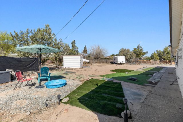 1105 Robin Road SE, Rio Rancho, NM 87124