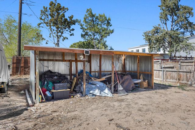 1105 Robin Road SE, Rio Rancho, NM 87124