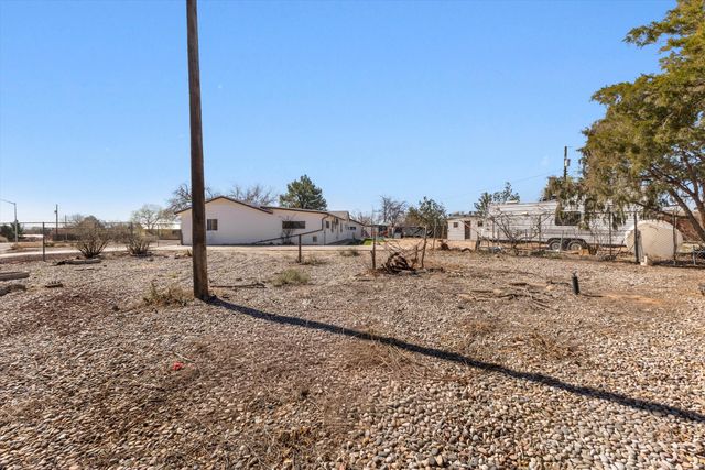 1105 Robin Road SE, Rio Rancho, NM 87124