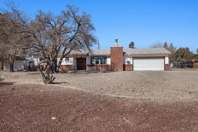 1105 Robin Road SE, Rio Rancho, NM 87124