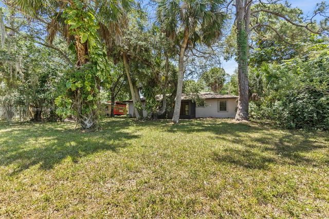 7502 Bayard Rd, Fort Pierce, FL 34951