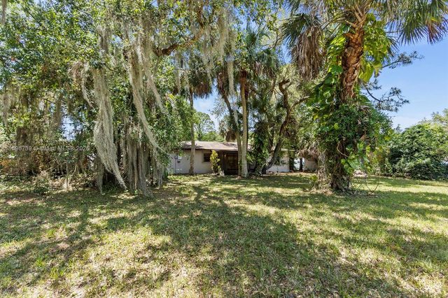 7502 Bayard Rd, Fort Pierce, FL 34951