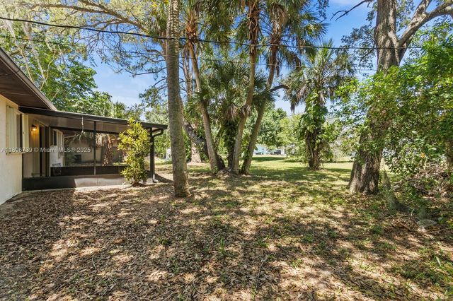 7502 Bayard Rd, Fort Pierce, FL 34951