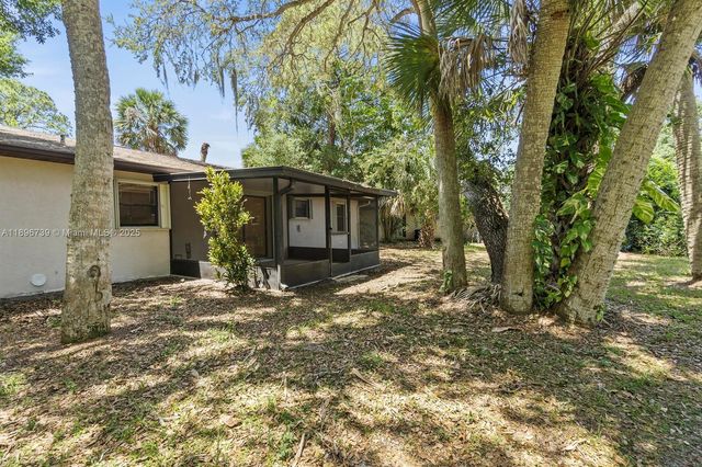 7502 Bayard Rd, Fort Pierce, FL 34951