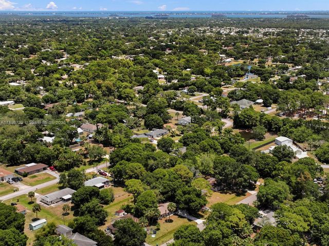 7502 Bayard Rd, Fort Pierce, FL 34951
