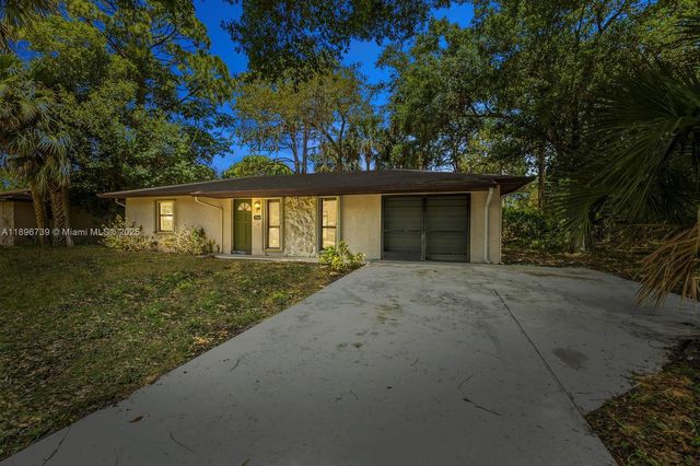 7502 Bayard Rd, Fort Pierce, FL 34951