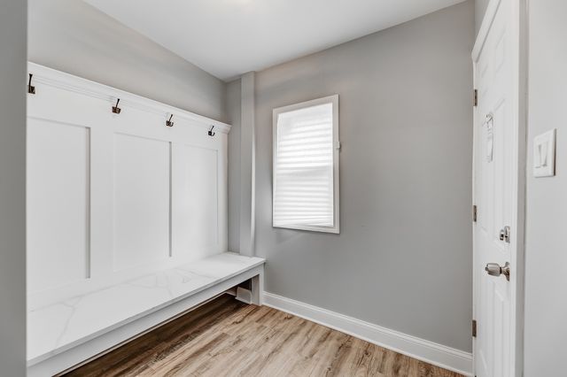 8109 S Marquette Avenue, Chicago, IL 60617