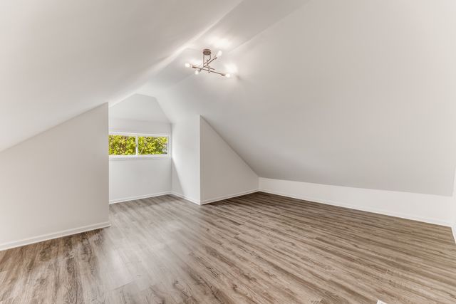 8109 S Marquette Avenue, Chicago, IL 60617