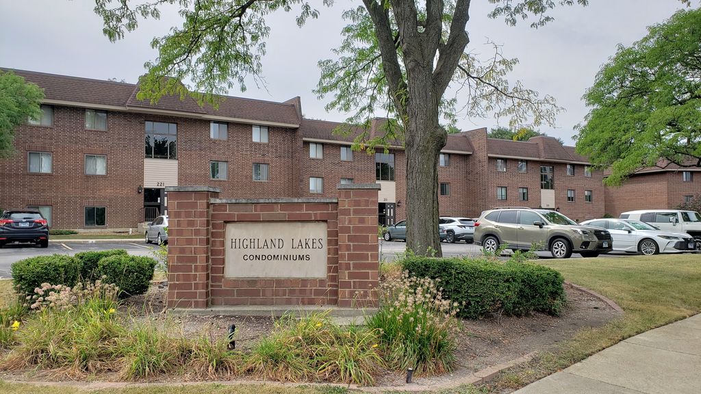 211 E JANATA Avenue 3B, Lombard, IL 60148 — exterior