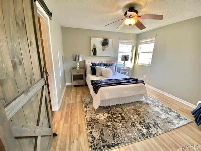 71 Hillsborough Avenue, Glen Carbon, IL 62034