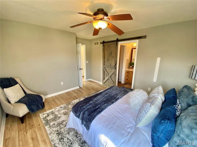 71 Hillsborough Avenue, Glen Carbon, IL 62034