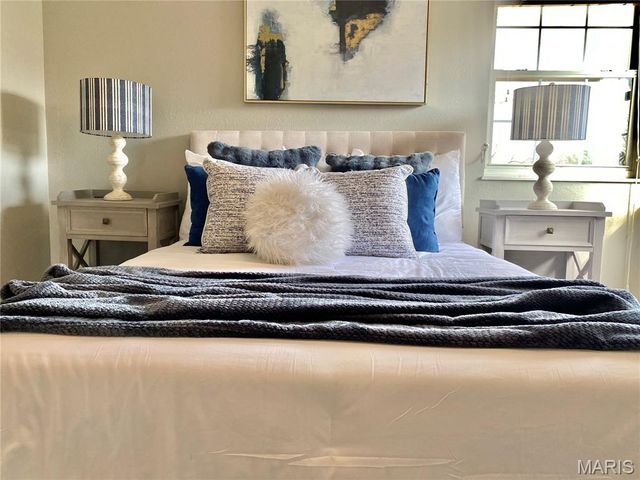 71 Hillsborough Avenue, Glen Carbon, IL 62034