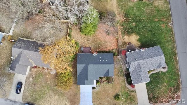 71 Hillsborough Avenue, Glen Carbon, IL 62034