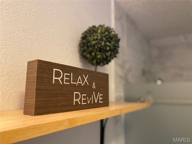 71 Hillsborough Avenue, Glen Carbon, IL 62034