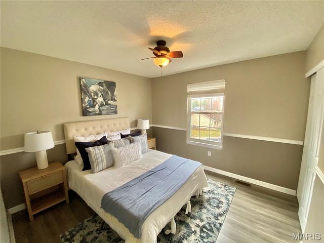 71 Hillsborough Avenue, Glen Carbon, IL 62034