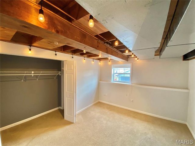 71 Hillsborough Avenue, Glen Carbon, IL 62034