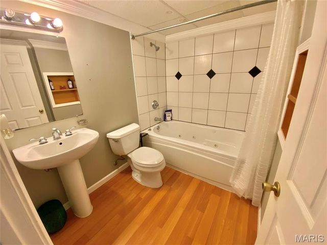 71 Hillsborough Avenue, Glen Carbon, IL 62034