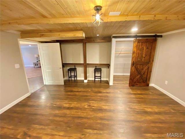 71 Hillsborough Avenue, Glen Carbon, IL 62034