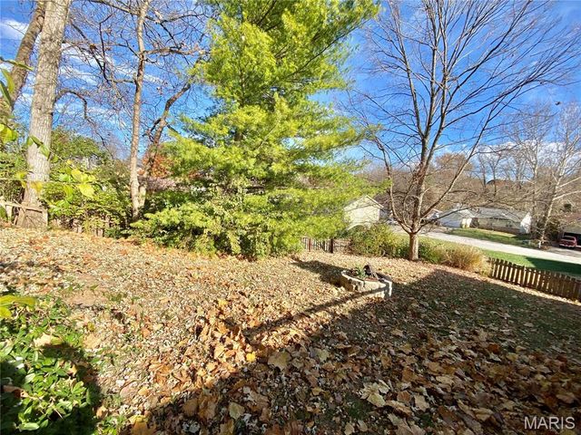 71 Hillsborough Avenue, Glen Carbon, IL 62034