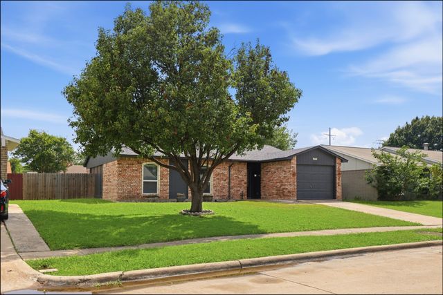 5216 Young Drive, The Colony, TX 75056