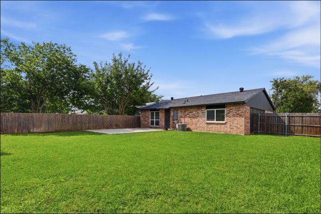 5216 Young Drive, The Colony, TX 75056