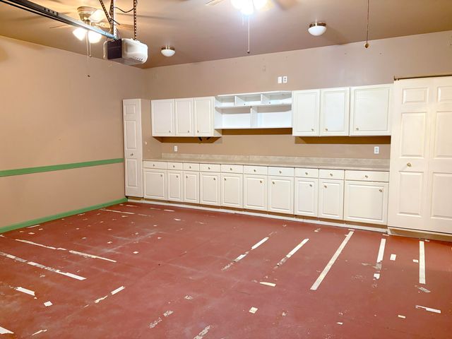 1224 Abbey Court, Westland, MI 48185