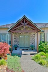 1893 NW Sunview Place, Grants Pass, OR 97526