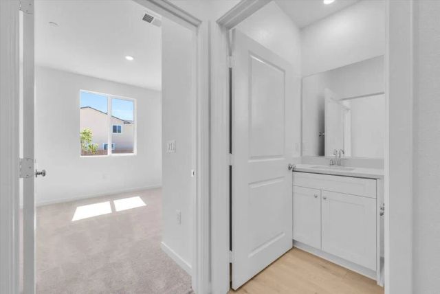 34427 Sakura Ln, Winchester, CA 92596