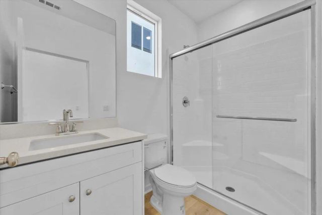 34427 Sakura Ln, Winchester, CA 92596