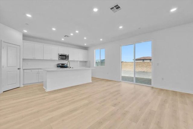 34427 Sakura Ln, Winchester, CA 92596