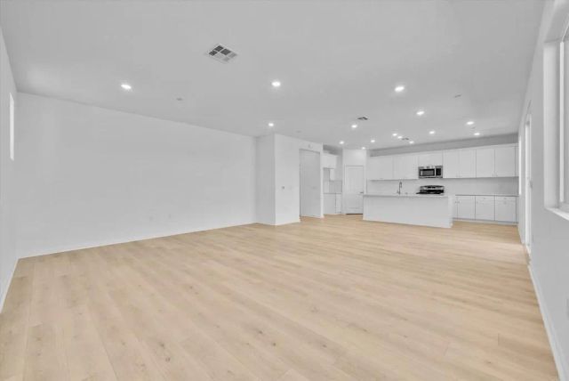 34427 Sakura Ln, Winchester, CA 92596