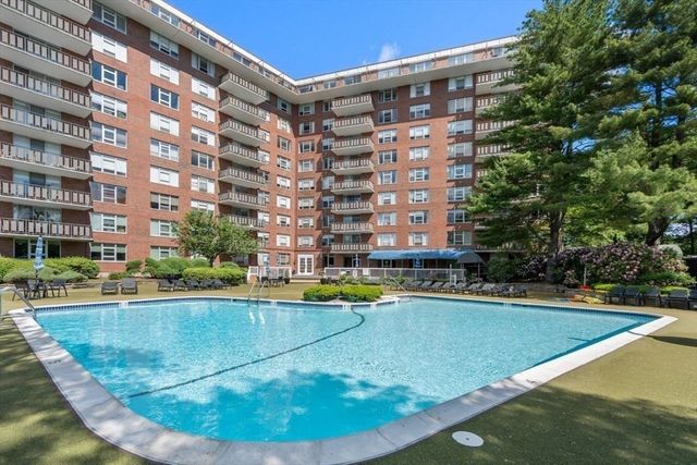 280 Boylston St 111, Newton, MA 02467