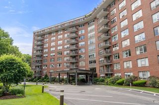 280 Boylston St 111, Newton, MA 02467