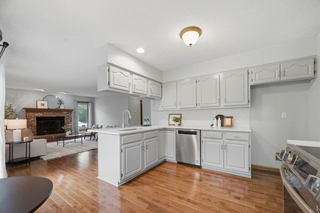 1515 S Spring Hollow Cir, Wichita, KS 67230
