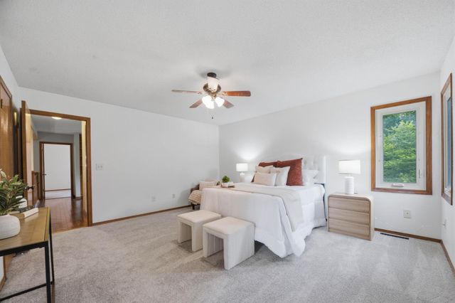 1515 S Spring Hollow Cir, Wichita, KS 67230