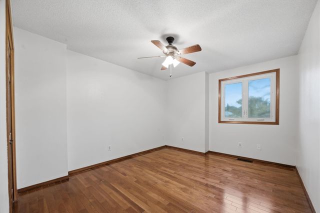 1515 S Spring Hollow Cir, Wichita, KS 67230